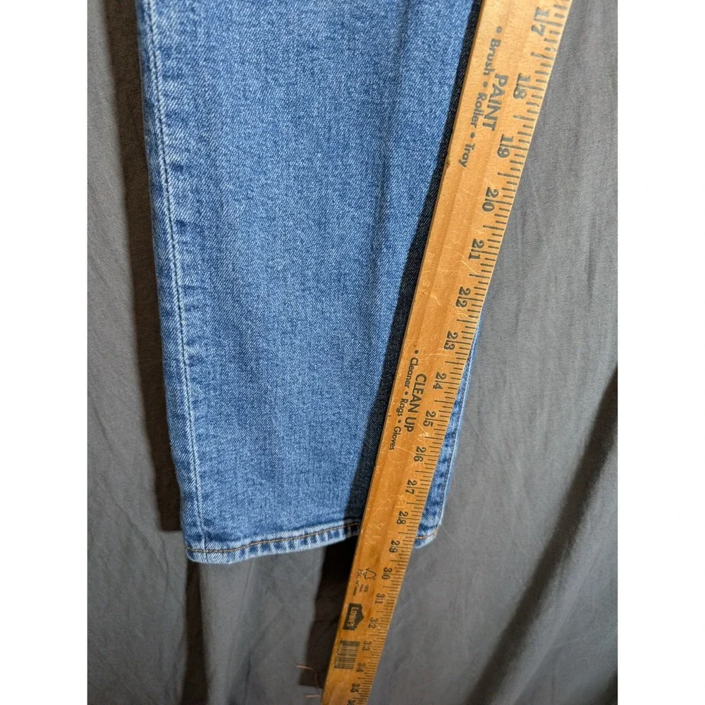 H&M‎ Essentials Blue Jeans Size 33x32 Regular Fit Light Wash Straight Leg